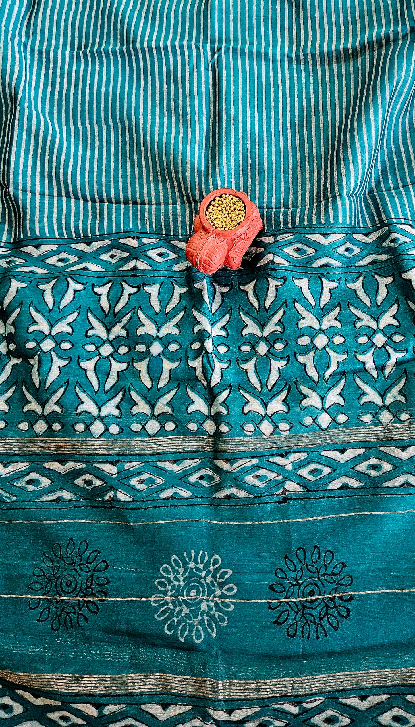 Green'n'white Maheshwari silk cotton suit