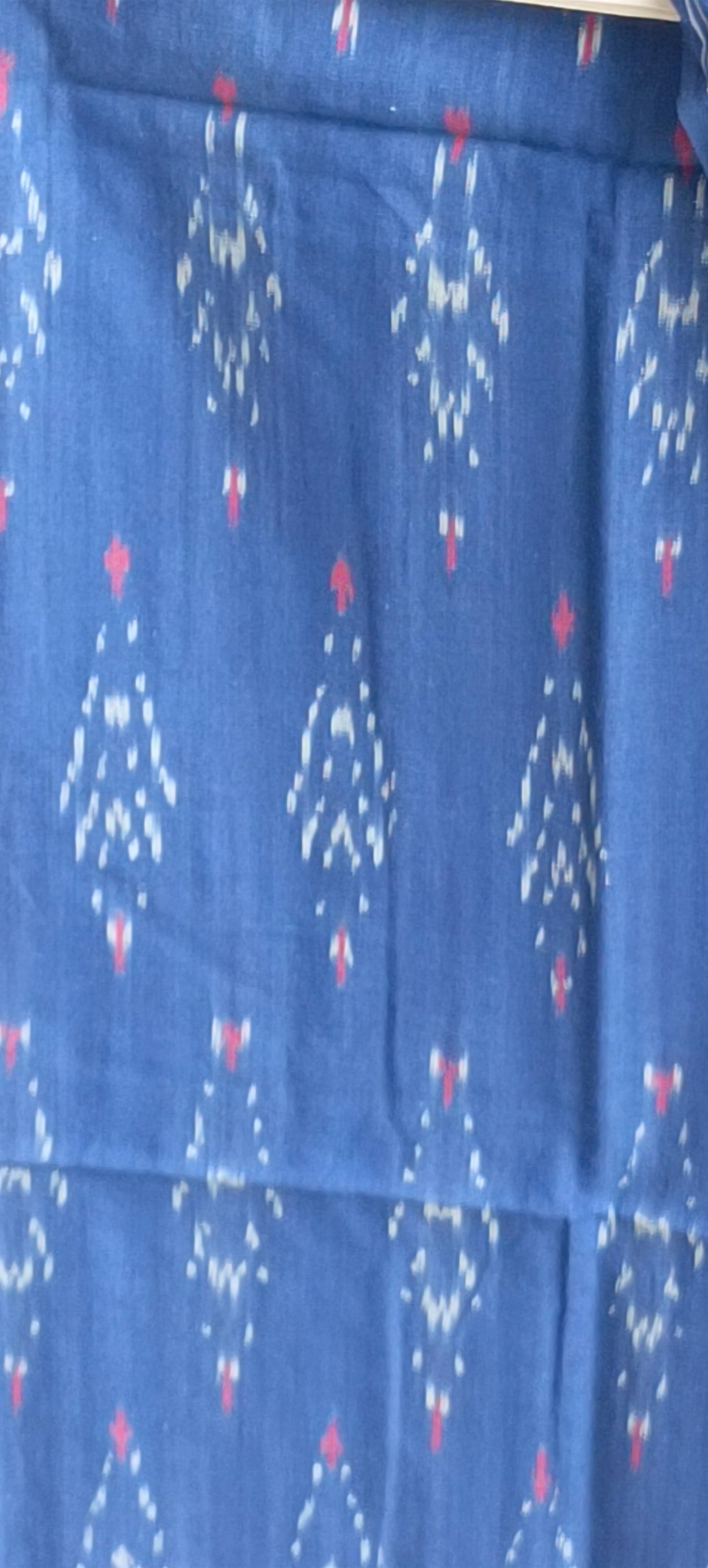 Blue'n'offwhite cotton ikat weave suit.