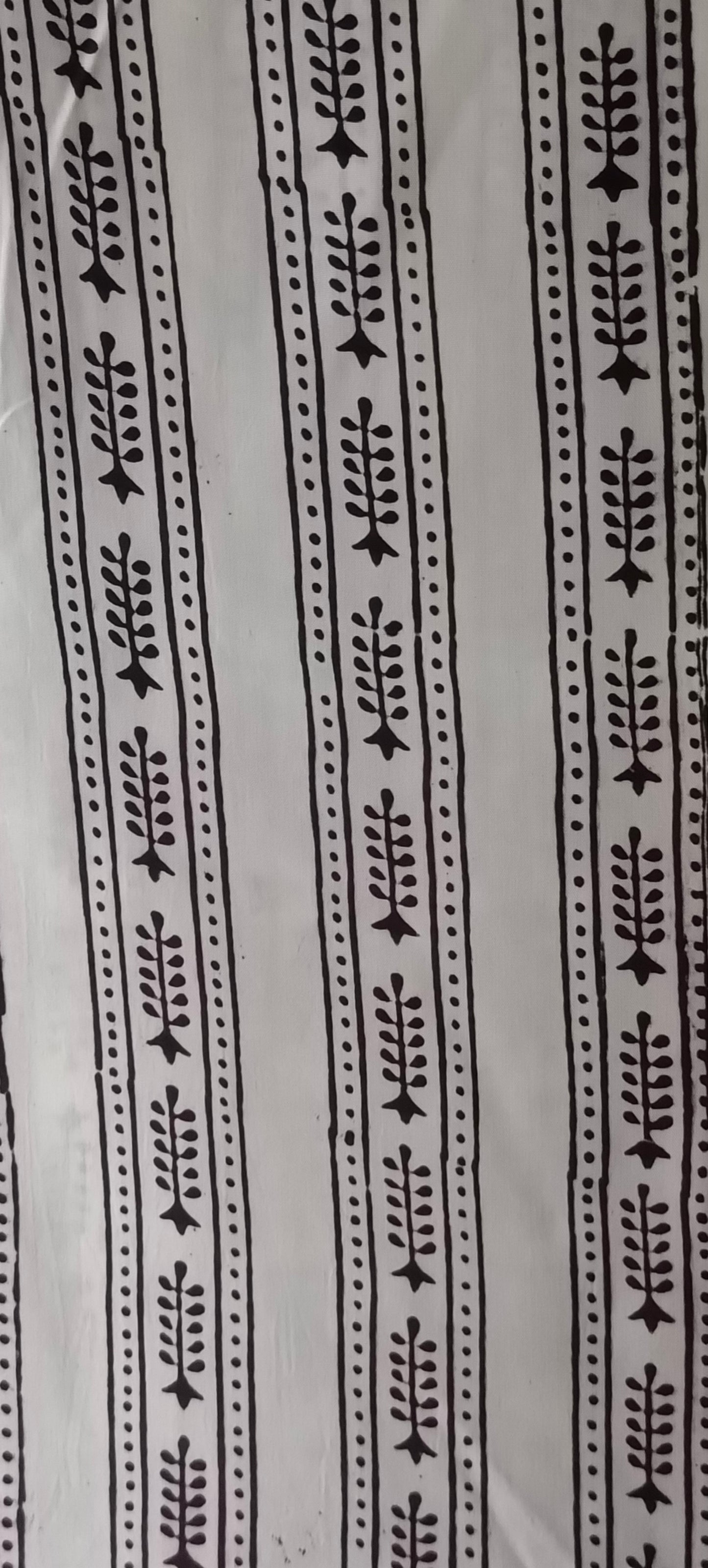 White Black'n'red bagh print crepe kurta.