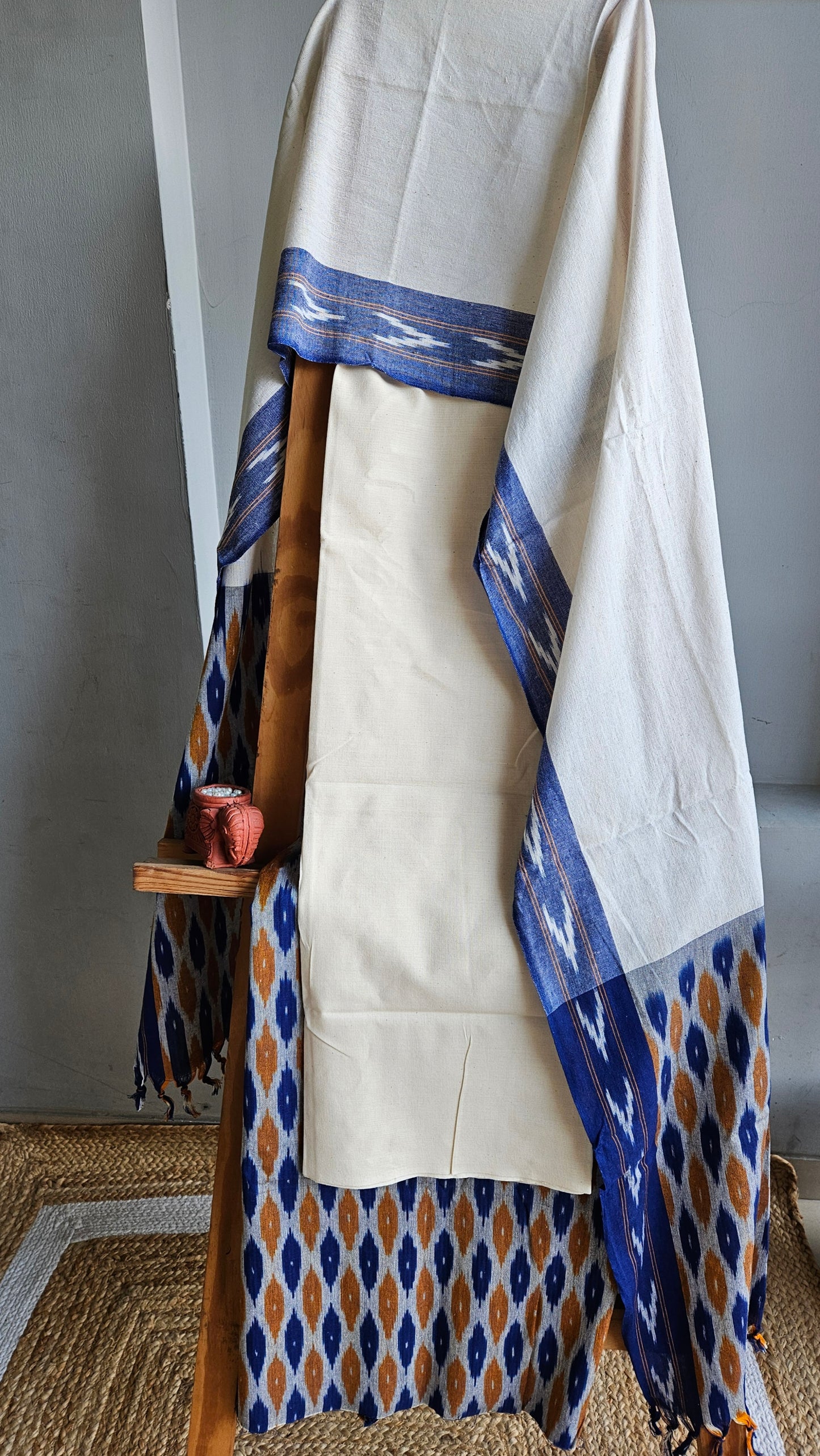 Grey'n'off white cotton ikat weave suit