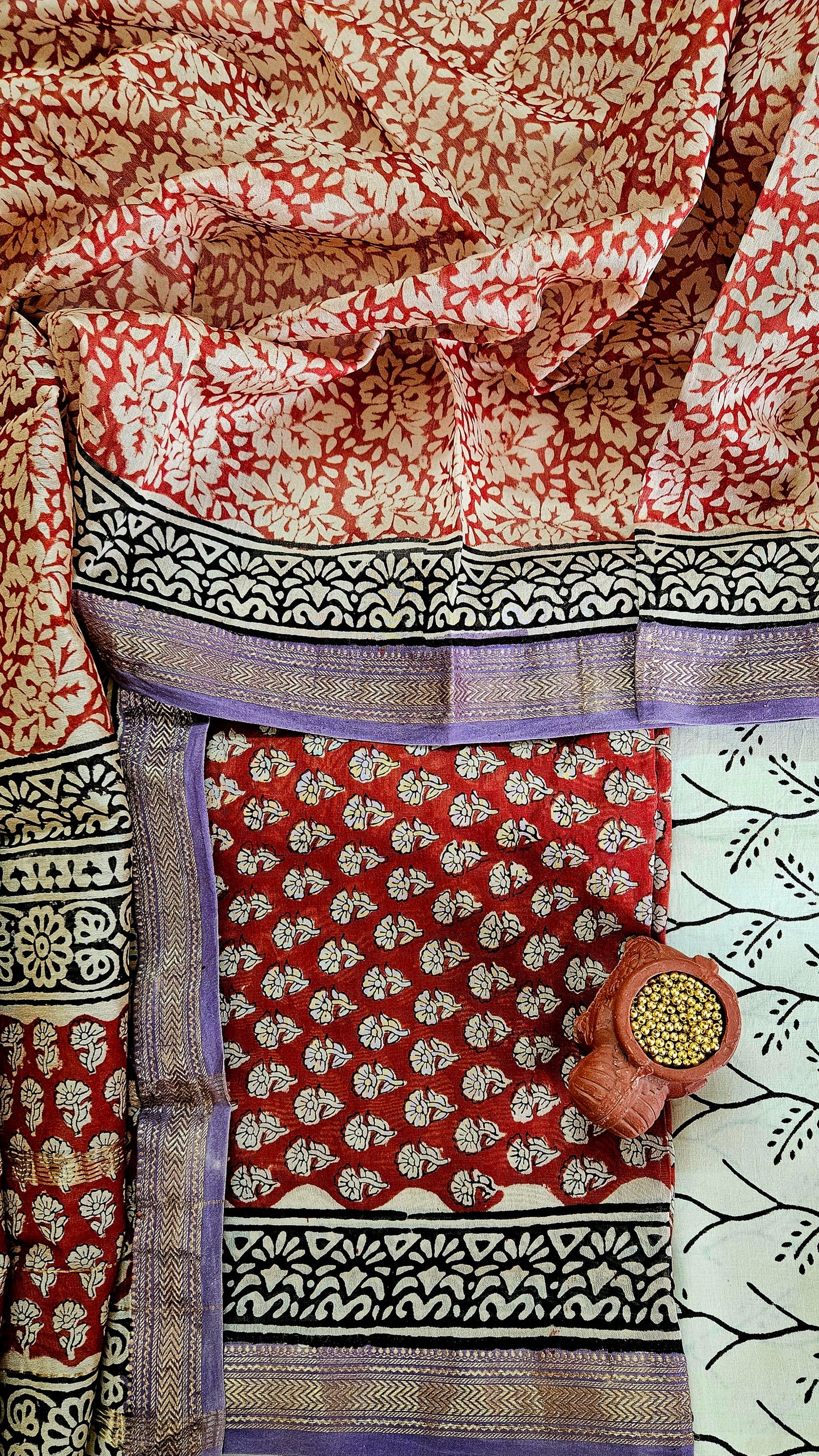 Red'n'white maheshwari silk cotton suit