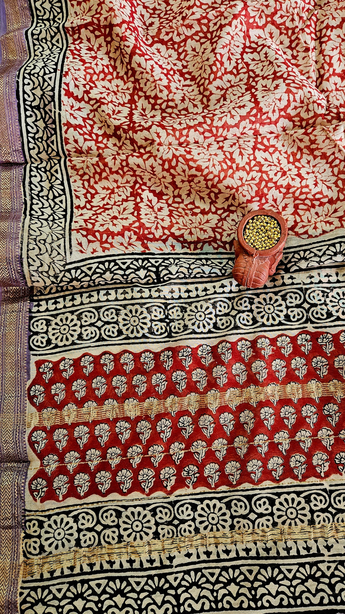 Red'n'white maheshwari silk cotton suit