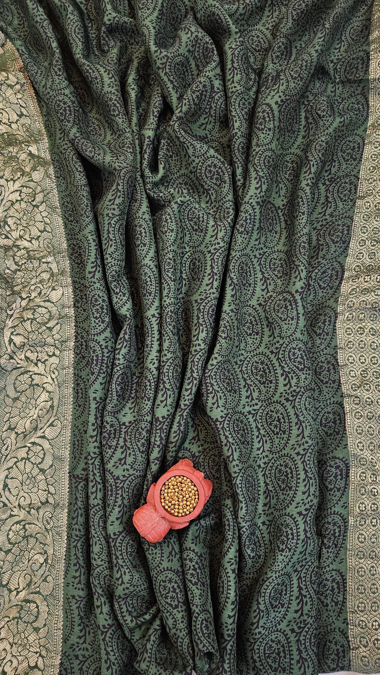 Green'n'black Dola silk kurta material with zari weaved borders