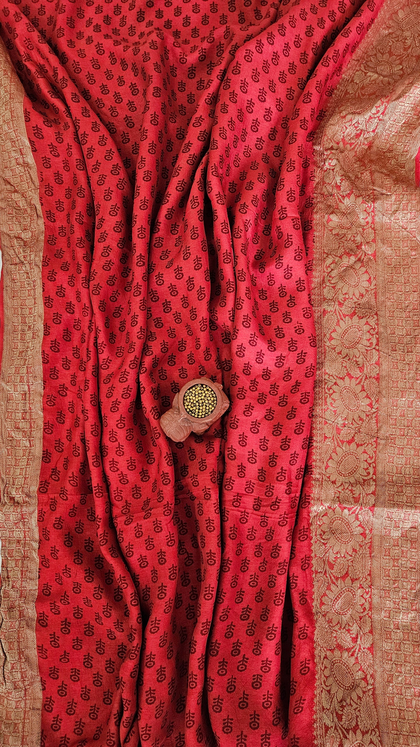 Red'n'black Dola silk bagh print kurta material with zari weaved borders