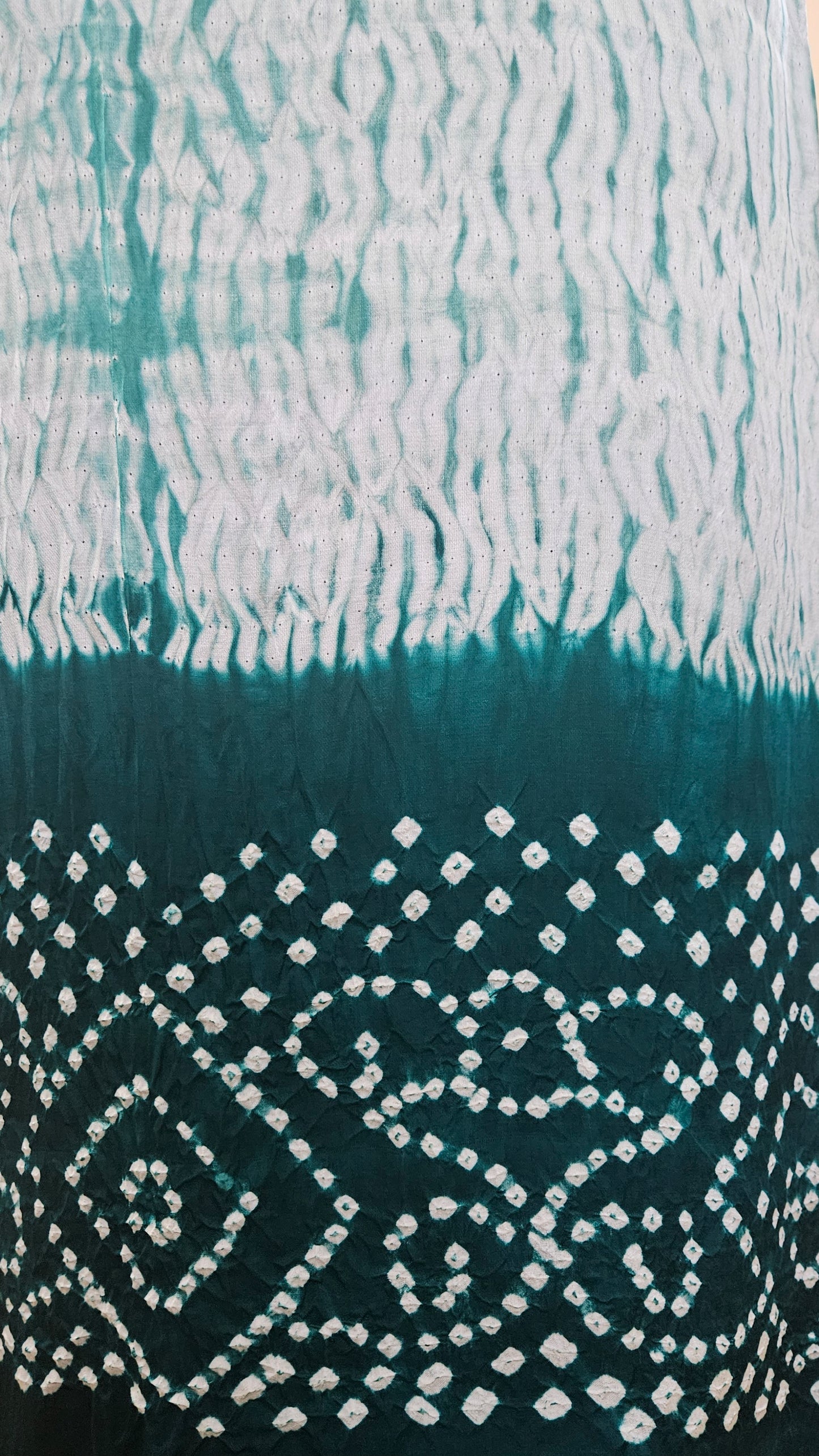 Green'n'white monochromatic tie'n'dye modal silk suit
