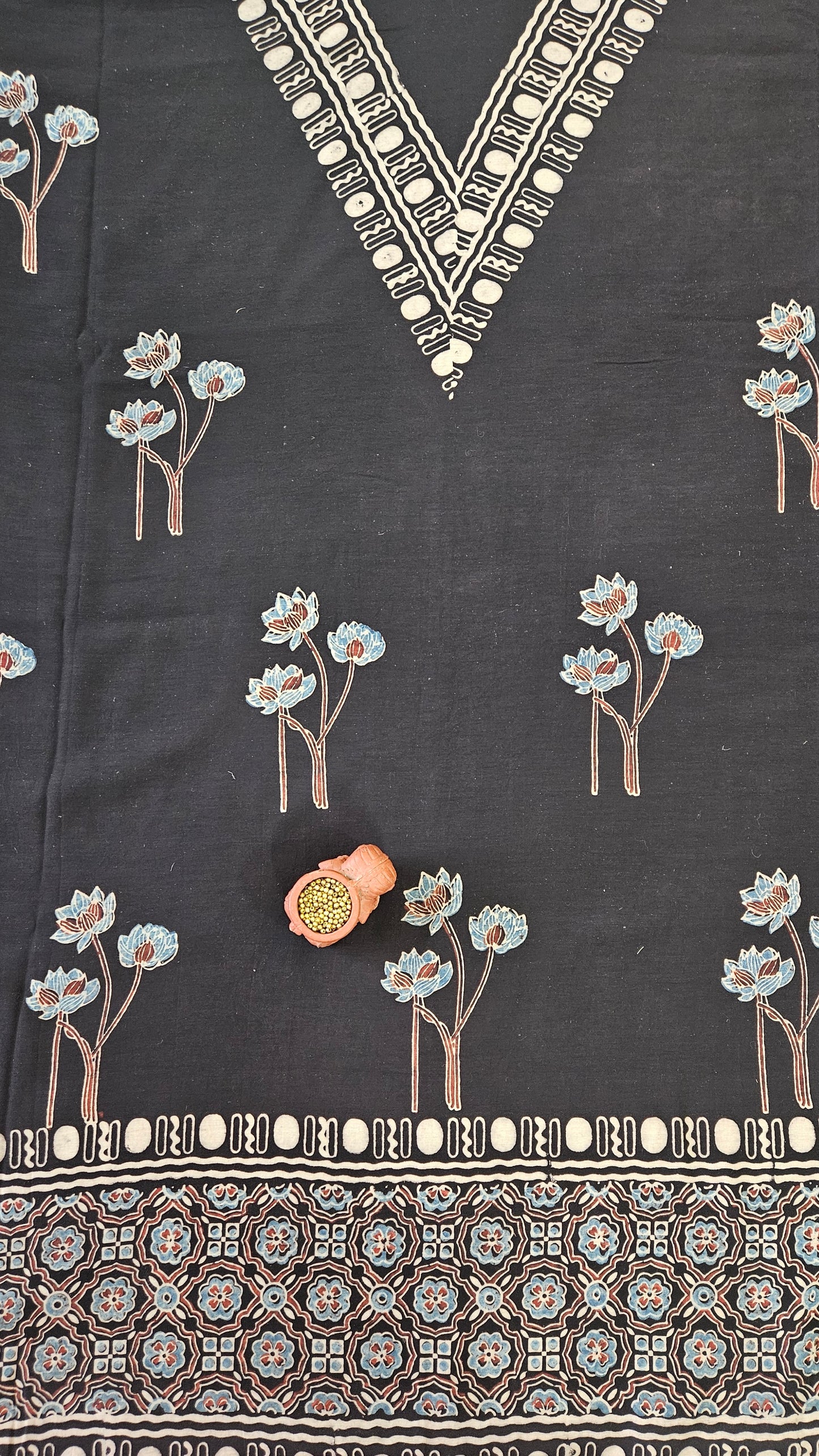 Black'n'white ajrakh print Chanderi suit