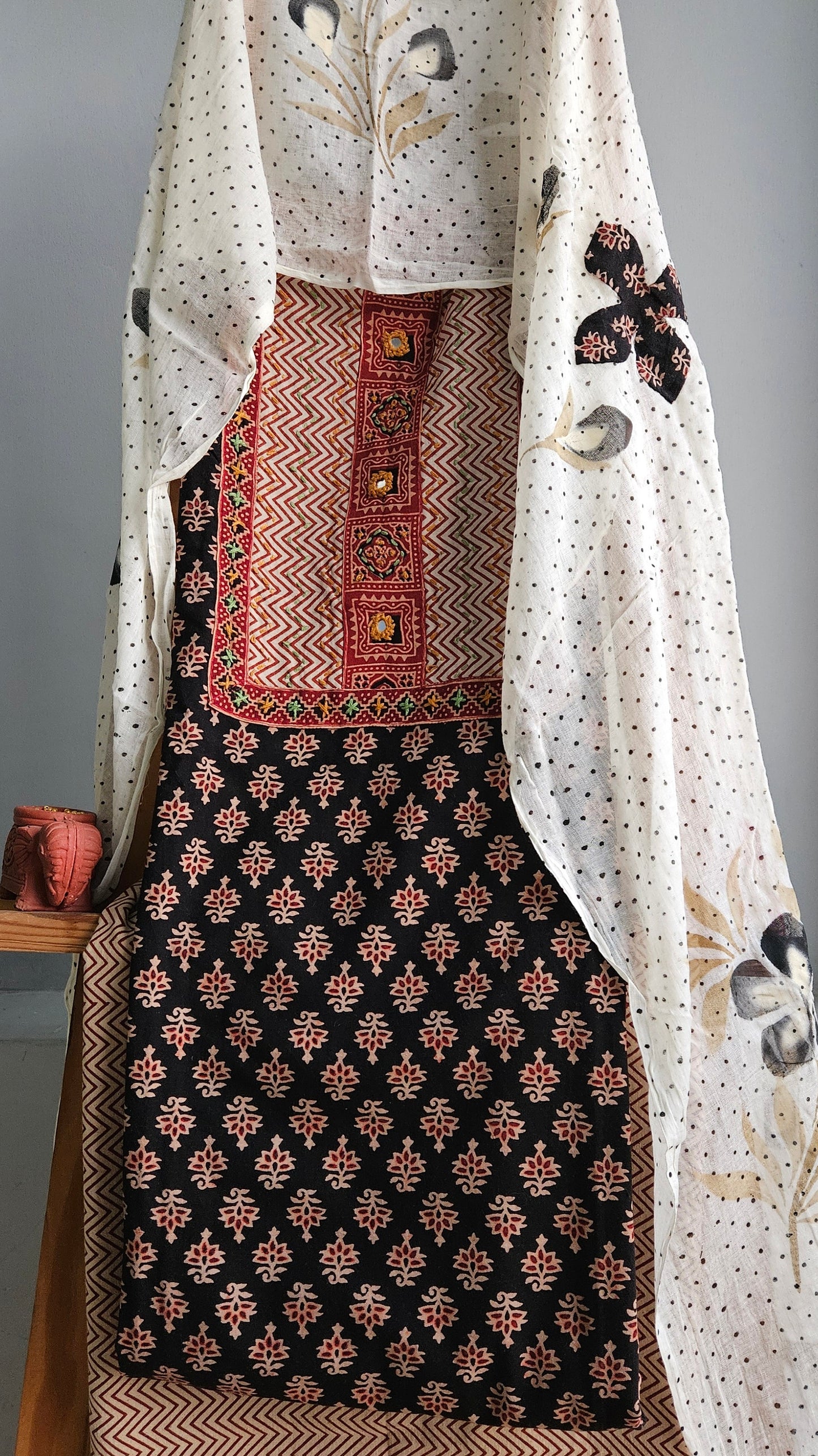 Maroon’n’black gamthi print cotton suit