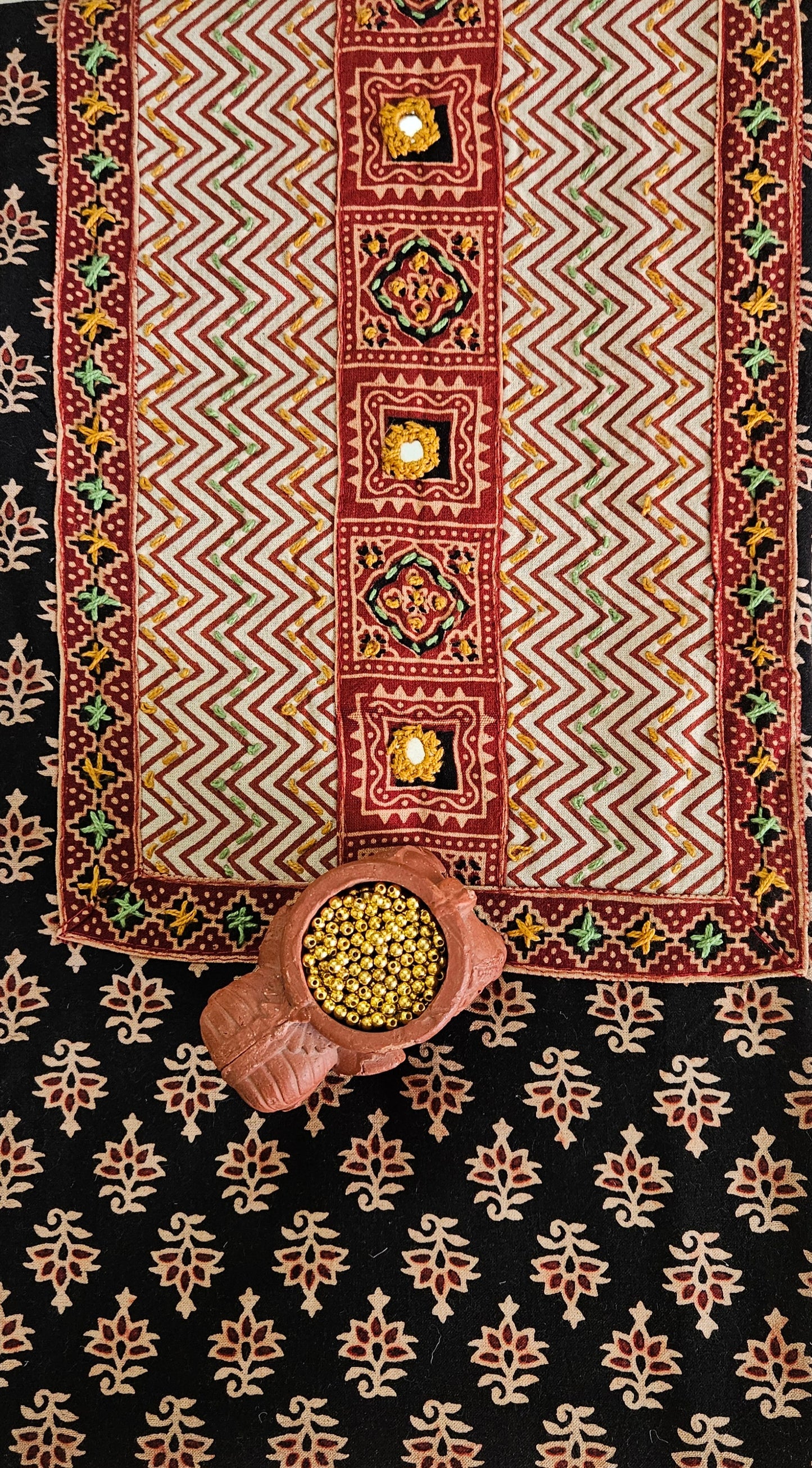 Maroon’n’black gamthi print cotton suit